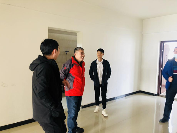 承德蘇墾銀河黨政工團領(lǐng)導(dǎo)春節(jié)期間慰問留承過年員工(圖4)